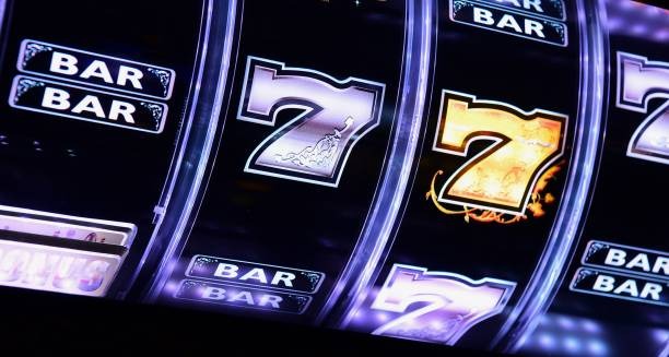 mpo999 platform interface showing slot games, live dealer tables, and sportsbook sections